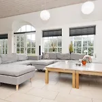 Luxury Pool House Near Sea - By Traum Casa vacanze