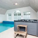 Luxury Pool House Near Sea - By Traum