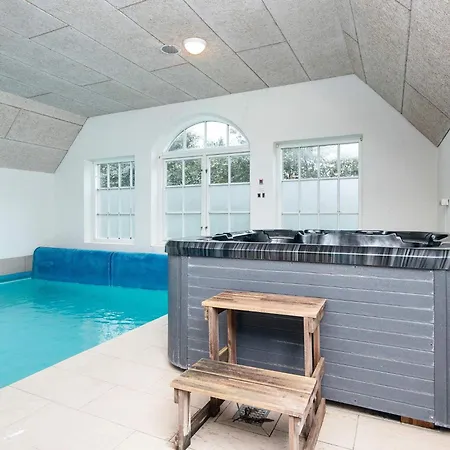 Luxury Pool House Near Sea - By Traum