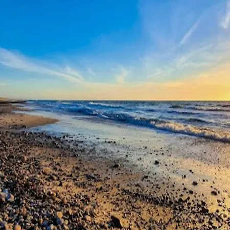 Luxury Pool House Near Sea - By Traum 度假居