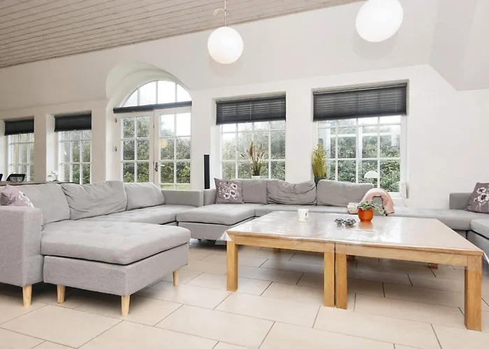 Luxury Pool House Near Sea - By Traum Σπίτι διακοπών