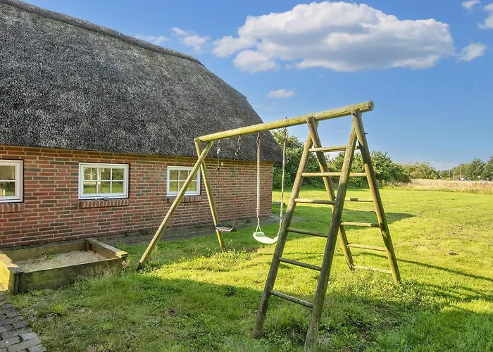 Luxury Pool House Near Sea - By Traum Σπίτι διακοπών