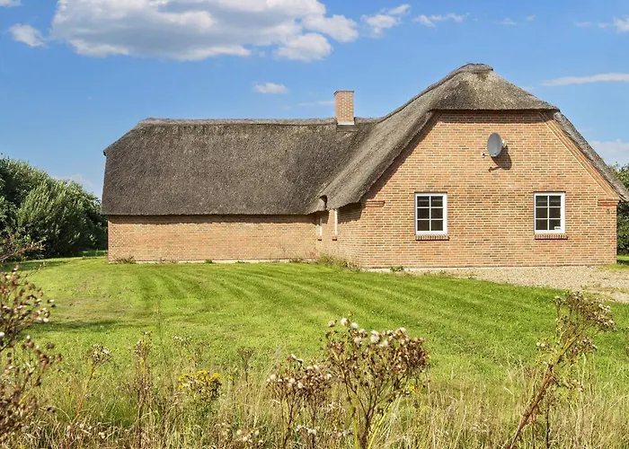 Σπίτι διακοπών Luxury Pool House Near Sea - By Traum